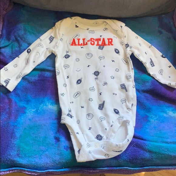 2 sweatpants and a onesie - Picture 4 of 4